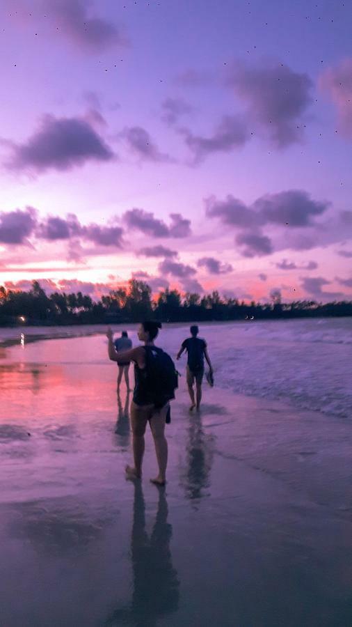 Beanbag Bintan Backpacker Vandrerhjem Kangkakawal Eksteriør bilde